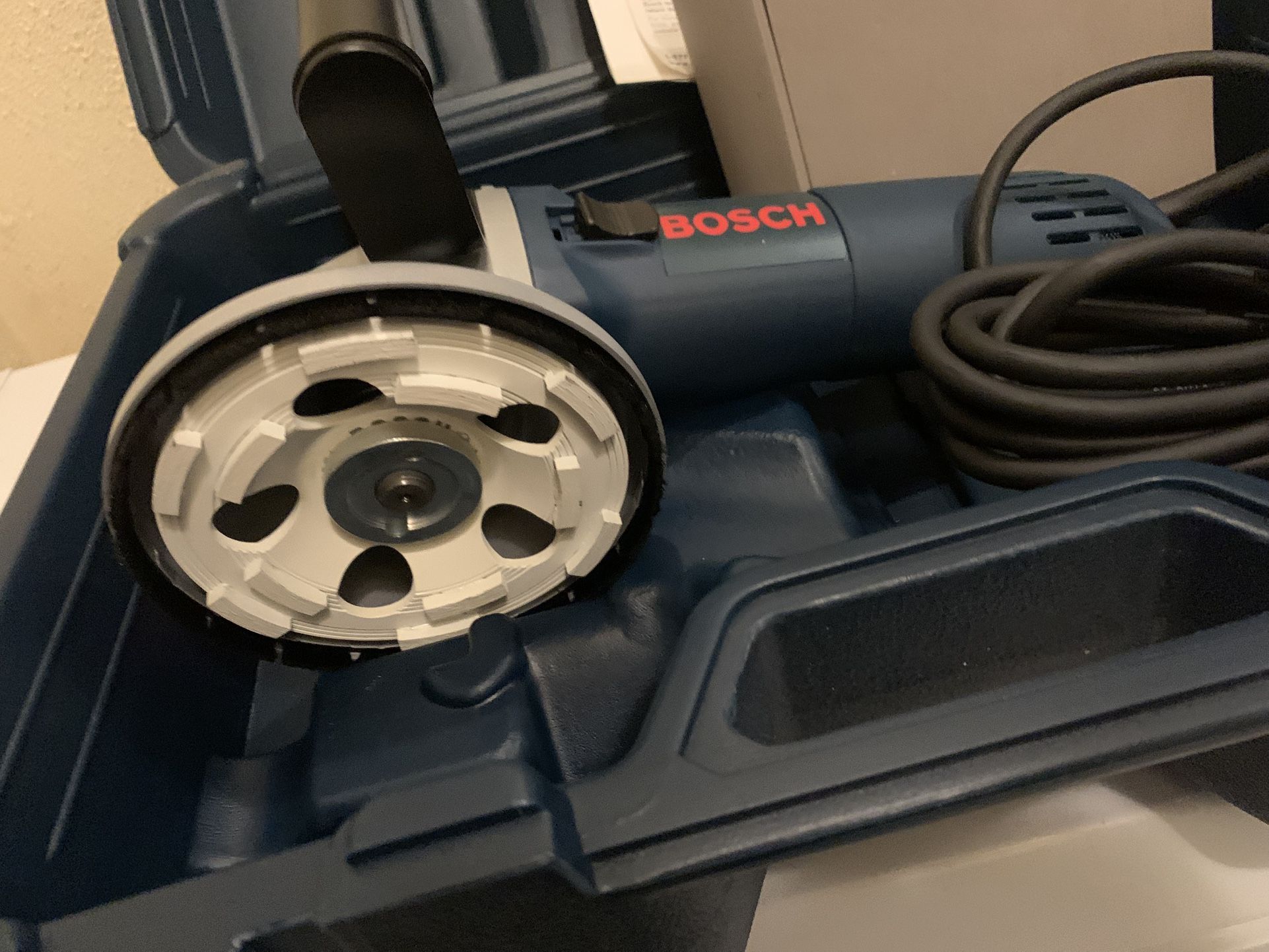 Bosch 5”Concrete Surface Grinder Like New