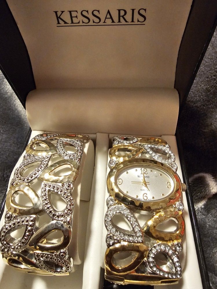 $35.00 - 1980's KESSARIS Cuff Watch & Bracelet! New In Original Gift Box/Never Used - Needs New Battery! Lowest Price!