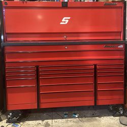 Snap-On Tool Box With Hutch