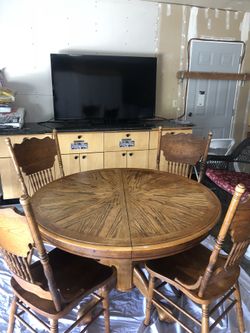 Solid oak kitchen table with 4 chairs