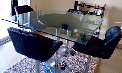 Bistro Style Table and 4 stools/chairs