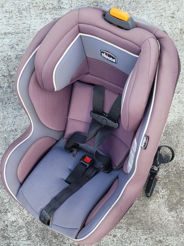 Chicco NextFit Zip Convertible Car Seat - Rear or Forward Facing, Carbon
