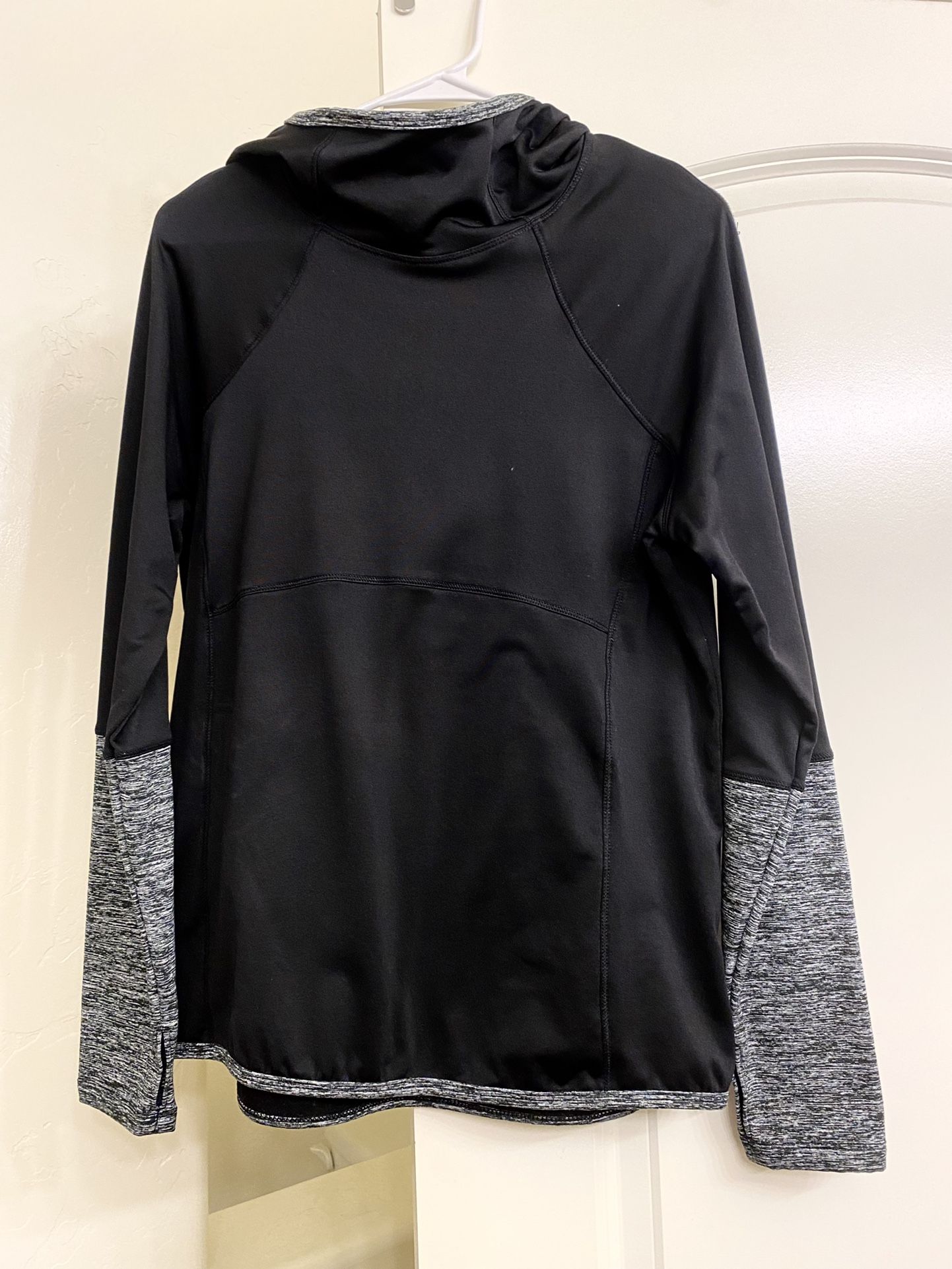 Women’s Activewear Sweatshirt/Hoodie