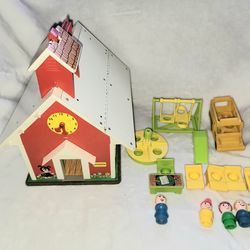 VINTAGE 1971 FISHER PRICE LITTLE PEOPLE SCHOOL HOUSE PLAYSET WITH ACCESSORIES--PRICE IS FIRM