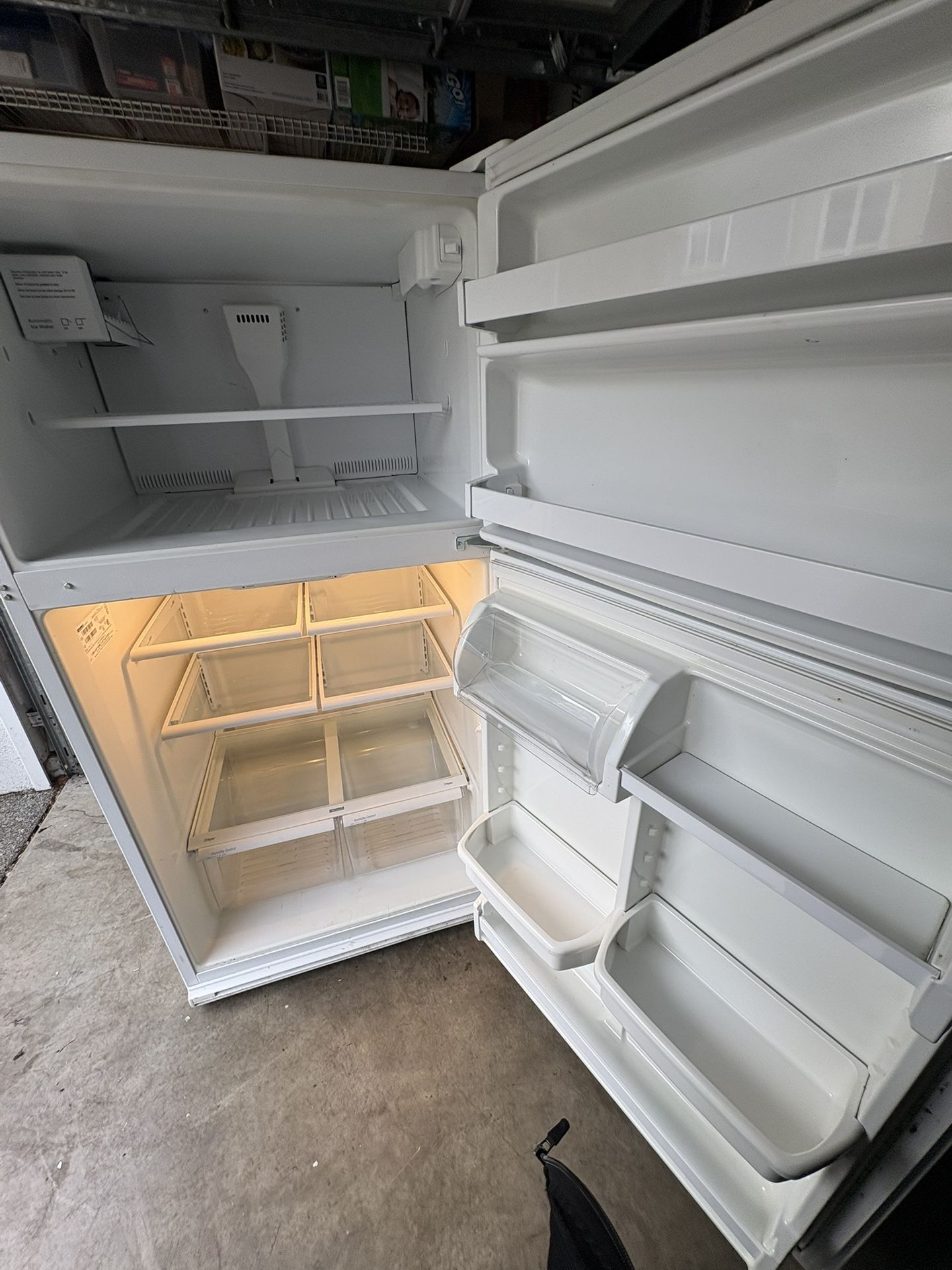 Top Freezer - Bottom Refrigerator- 21 Cubic Feet