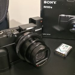 SONY RX100 VII  Camera