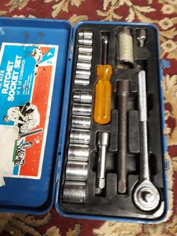 21 pieces Ratchet Socket Set. Good condition. made in Japan