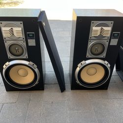 Sansui S-717 3 way speakers