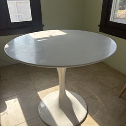 Tulip Dining Table