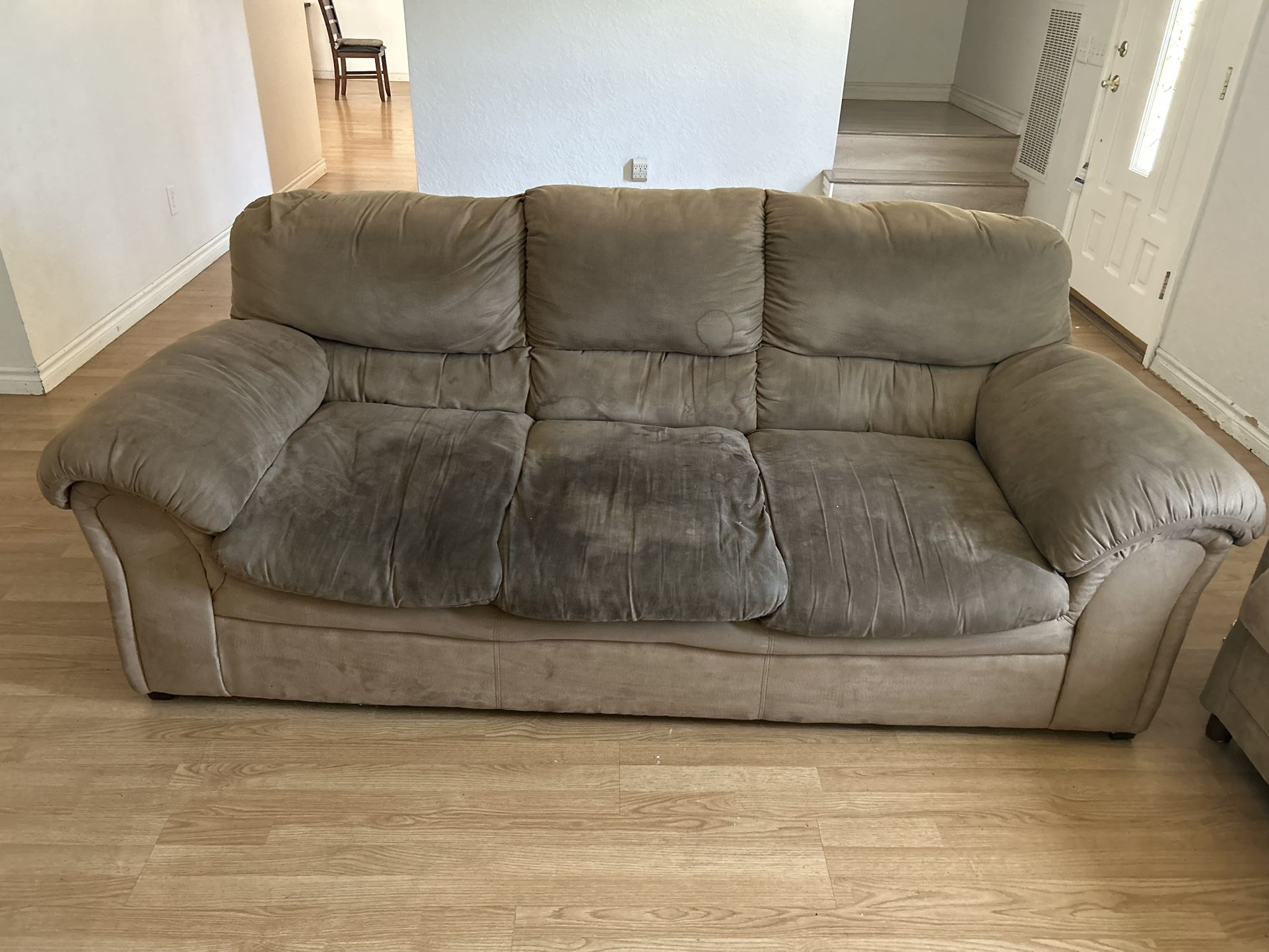 Free Furniture Pickup Your Own for Sale in Chino, CA OfferUp