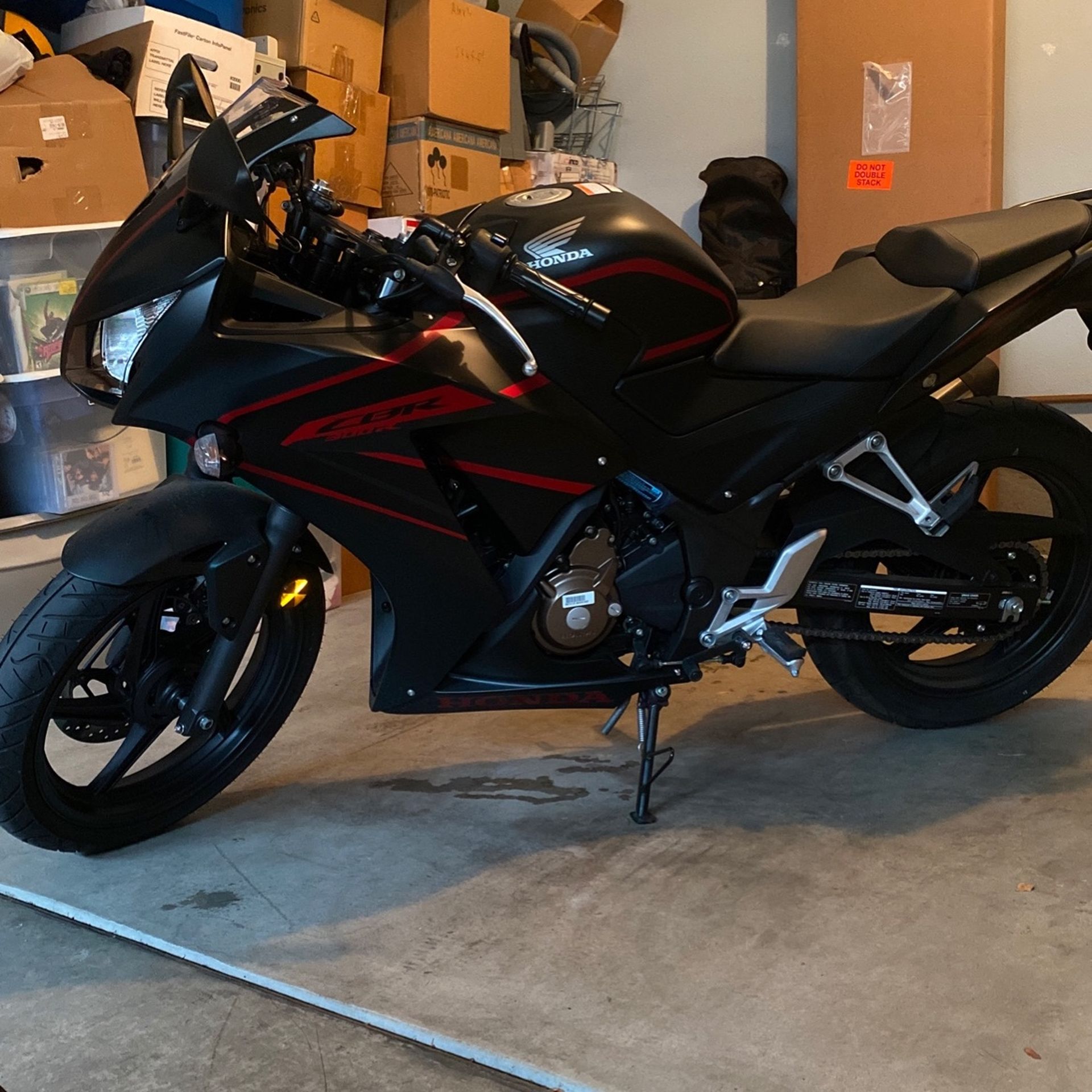 2019 HONDA CBR300R