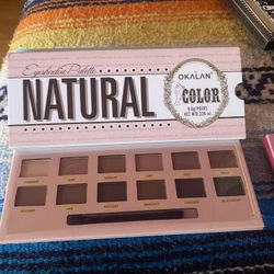 Maquillaje Nuevo Each $10