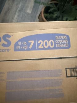 Cuties Size 7 Diapers 425 Count Box