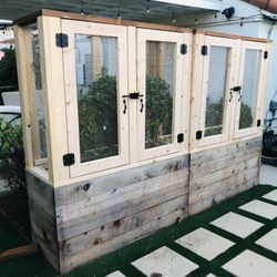 Beautiful privacy wall Frame Planter Box Garden Bed Outdoor Design cedar redwood AC pool equipment cover