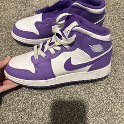 Air Jordan 1 Mid Purple & White – Size 7– Good Condition