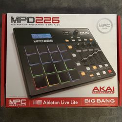 AKAI MPD 226