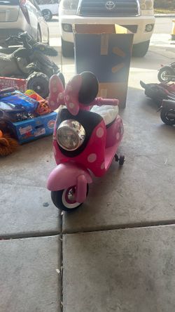Minnie Mouse Power Scooter
