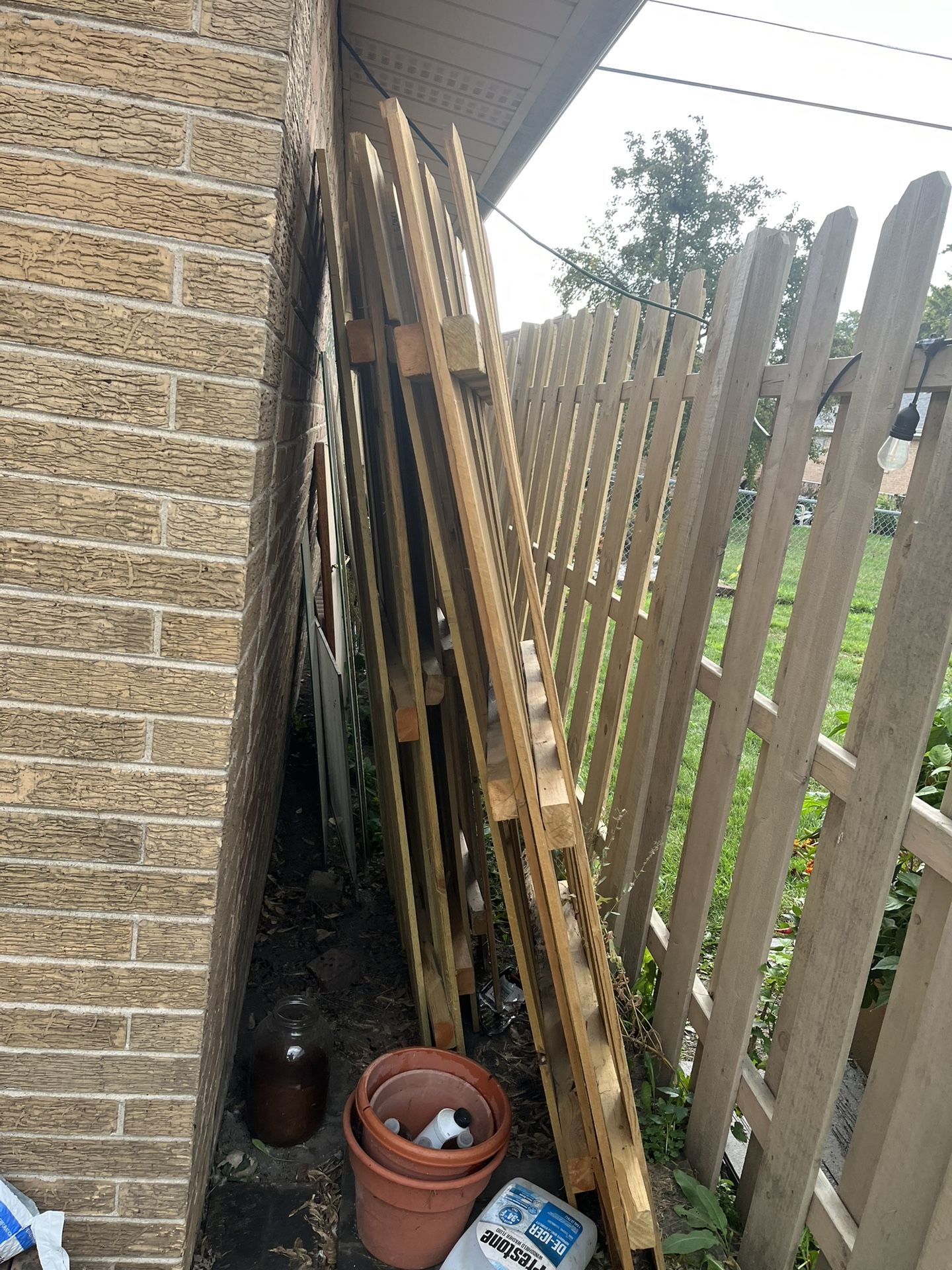 FREE PIECES OF FENCE.
