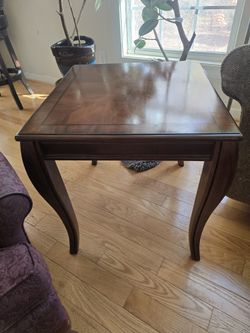 Two Matching Side Tables 25x25x24 EXCELLENT Condition!