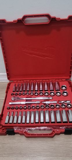 MILWAUKEE 48-22-9008  3/8" DRIVE SAE/METRIC RATCHET AND SOCKET MECHANICS TOOL  SET (56 PC)