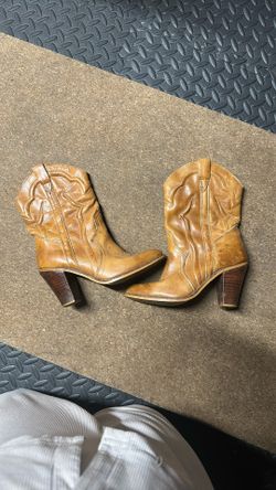 Women’s Size 7 Authentic Cowboy Boots