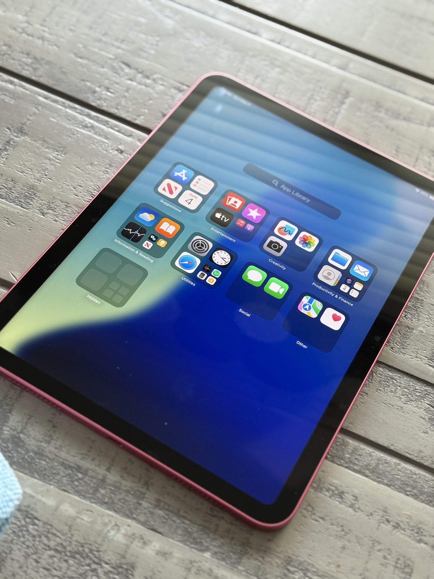 iPad 10th Gen 64GB – Pink – Great Condition