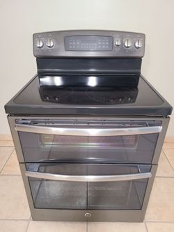 GE Double Oven Electric Range...