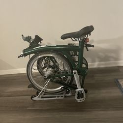 Brompton C Line Explore Folding Bike with Rack - Mid