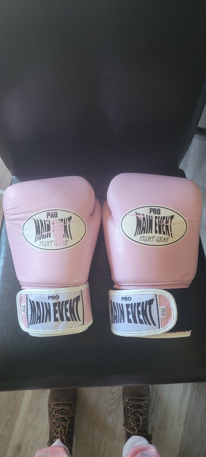 2 Pair Of Women's Professional 12 Oz Boxing Gloves