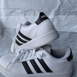 Adidas Advantage / Grand Court - Men’s 8.5 - White & Black - Excellent Condition