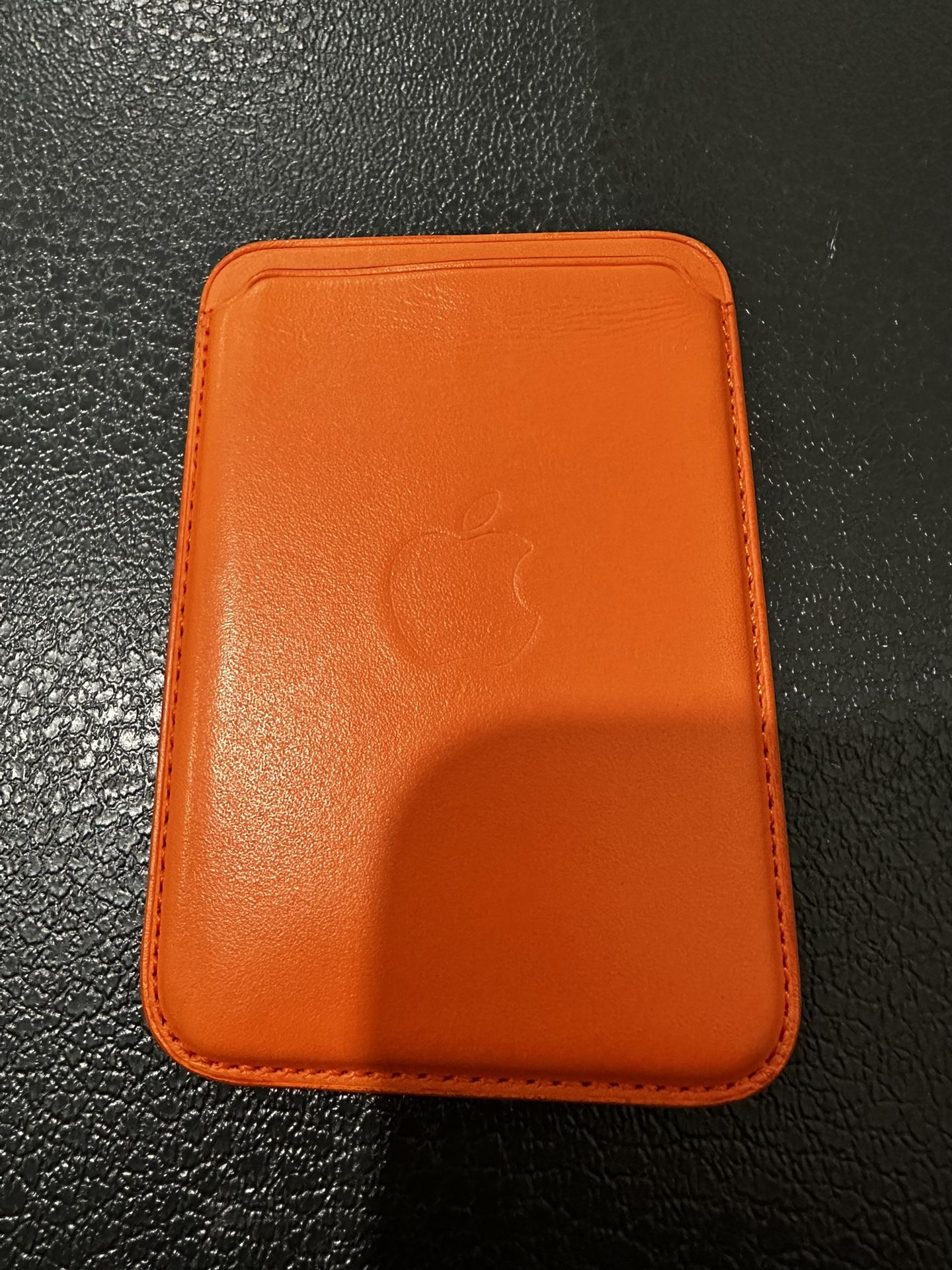 Apple magsafe leather wallet in Orange