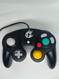 Nintendo Smash Bros. bundle — 2 controllers + adapter