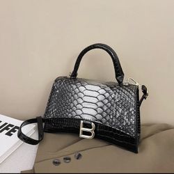 B HOURGLASS HANDBAG NEW