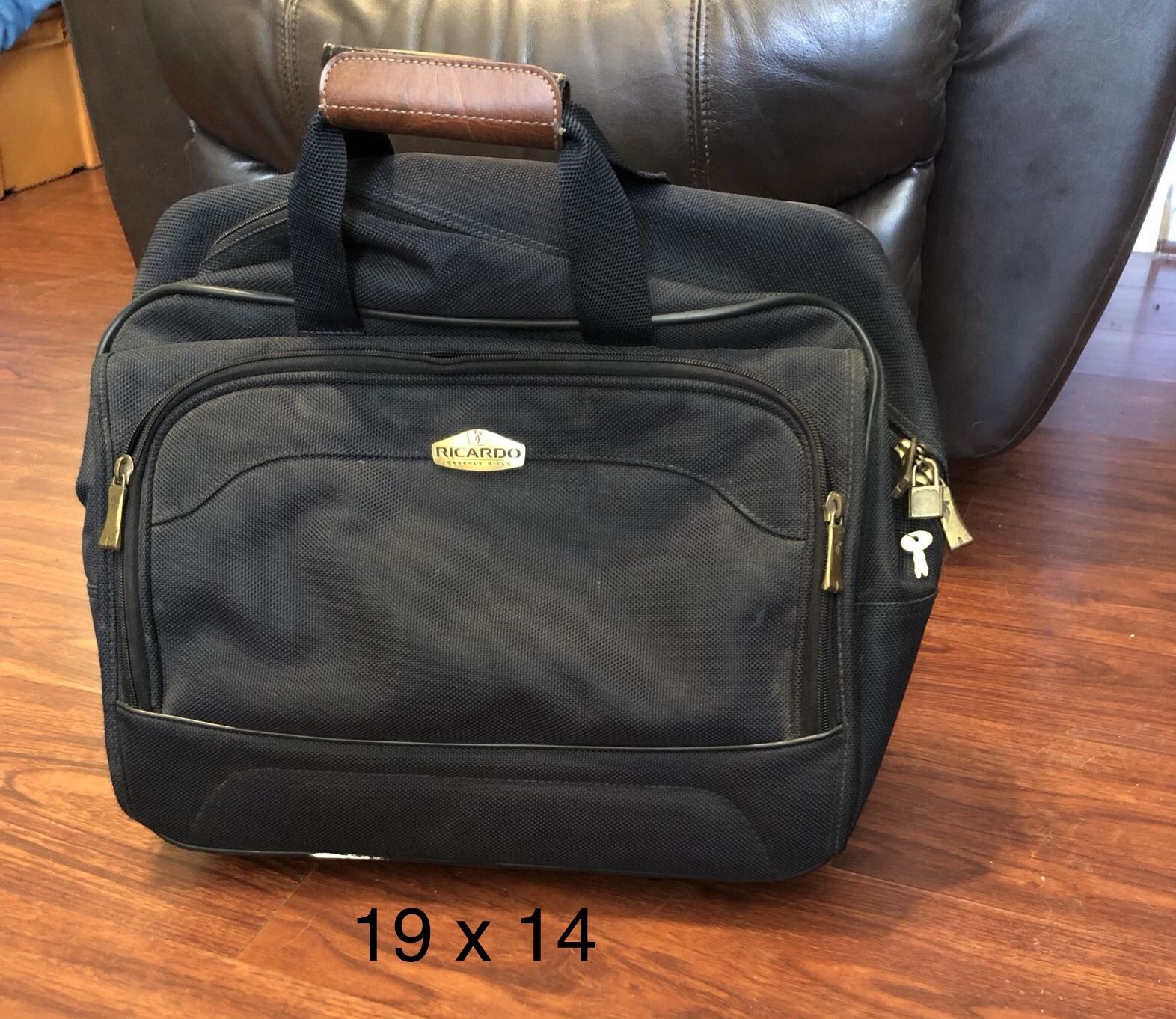 Black Roll Around Business Carry On Bag