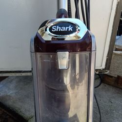 Shark Rotator Lift Away Vacuum Cleaner