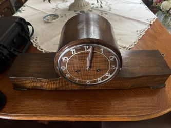 Mantle clock  antique