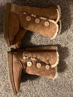 Uggs Bailey Button (one Pair)