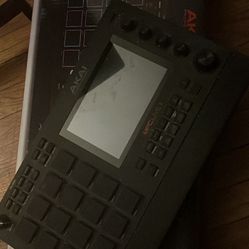 Akai Mpc Live ii (READ DESCRIPTION)