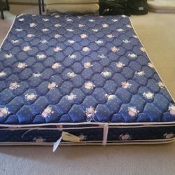 Queen Mattress with box spring 