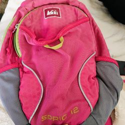 GENUINE REI Co-op Sprig 12 Pack - Kids' HIKING BACKPACK