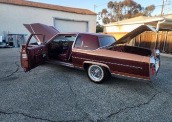 1982 Fleetwood brougham 2dr brougham