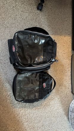 Motorcycle tank bags