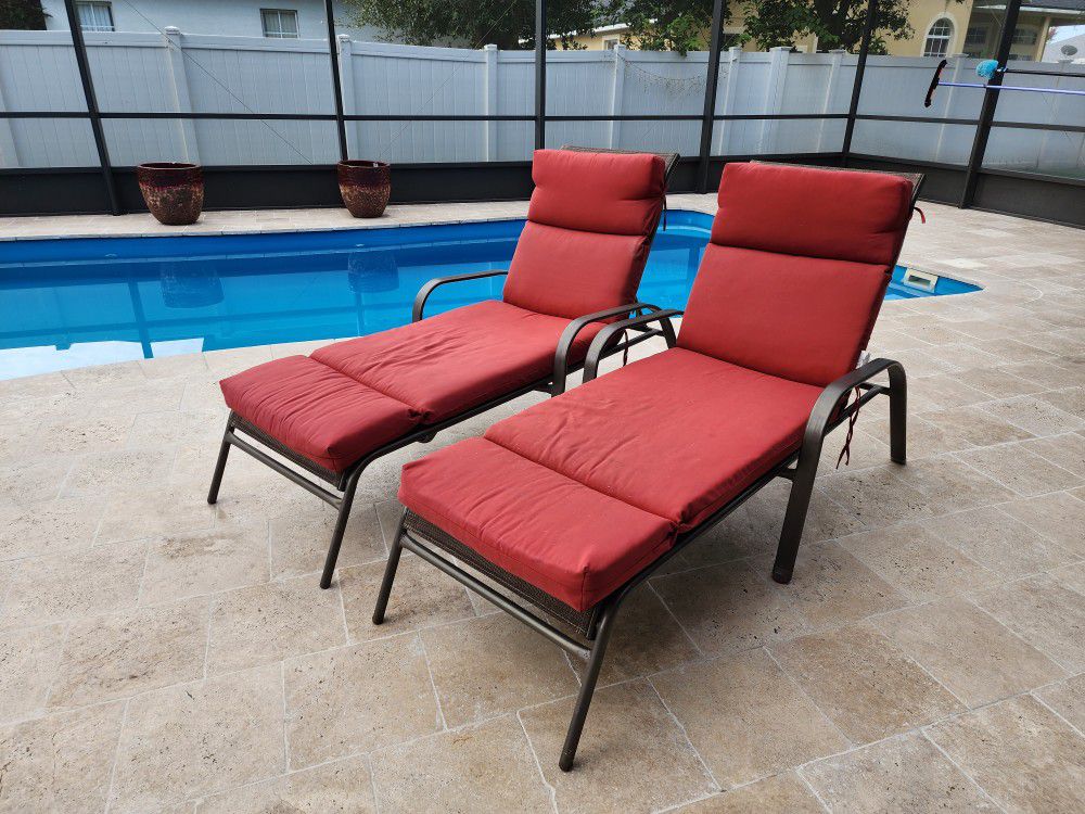Lounge/Pool Chairs w/ Cushions