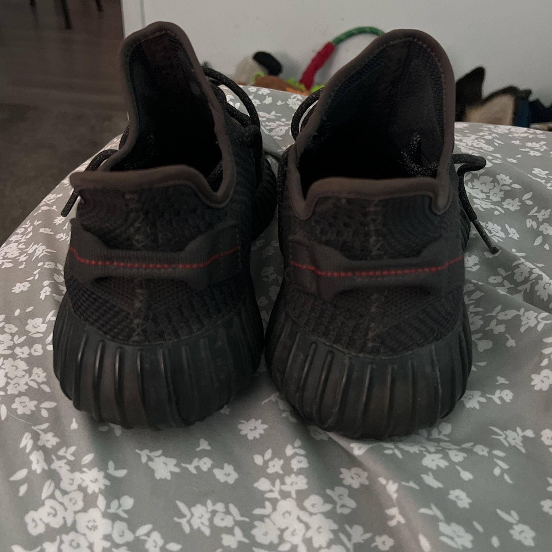 Yeezy main image 3
