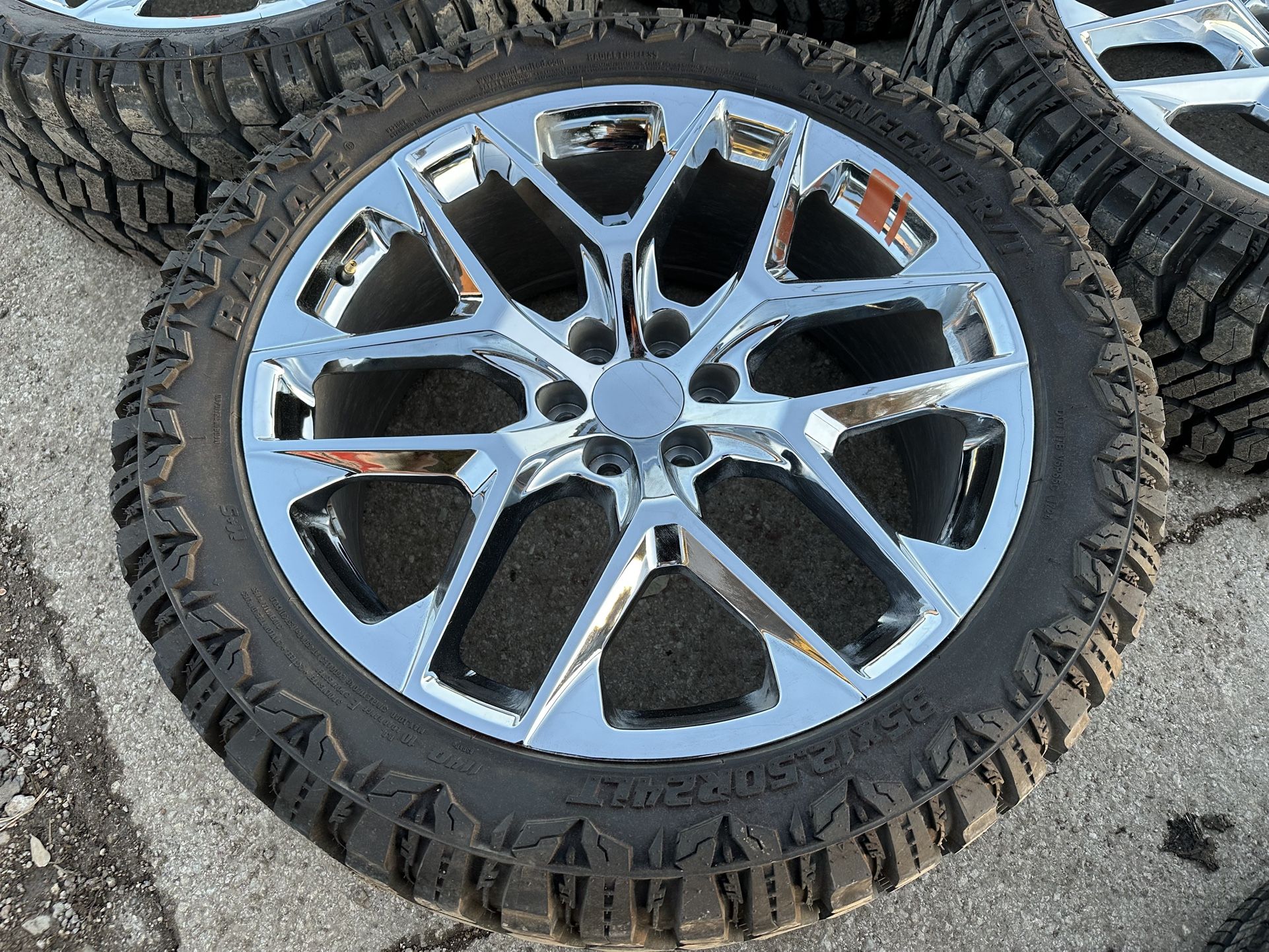 Like New 24” Chrome Replica Wheels And 35x12.50r24 Radar R/T Tires 24 ...