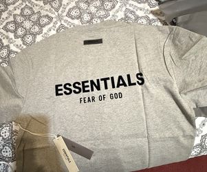 ESSENTIALS Fear of God Men's Gray Logo Graphic Crew Neck T-Shirt Short Sleeve