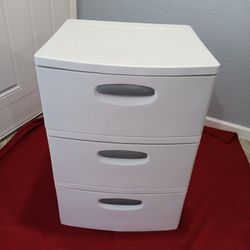 Plastic Drawers In Organizers In Storage Bins In Storage Containers In Plastic Dressers In Great Condition 