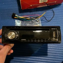 Pioneer DEH X3500UI CD Player With USB And Mixtrax Tech 