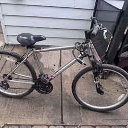 Diamond Back Bike 26" Wheels $80