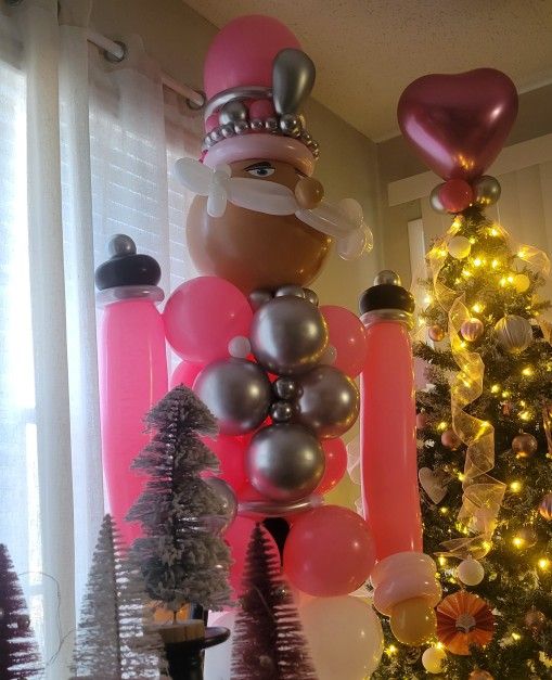 7ft Hadlndcrafted Balloon Nutcracker